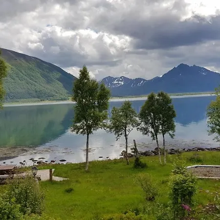 شاليه Lykkebo, Skjoldehamnveien 1151, Nygard, Andoy