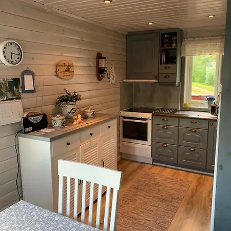 شاليه Lykkebo, Skjoldehamnveien 1151, Nygard, Andoy