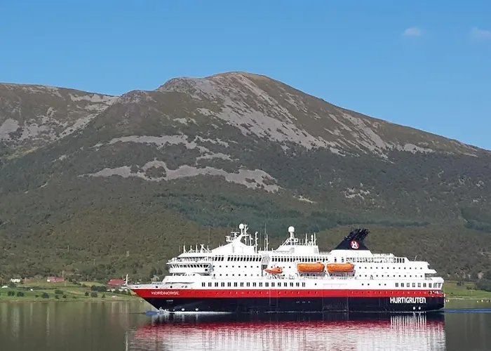 شاليه Lykkebo, Skjoldehamnveien 1151, Nygard, Andoy *